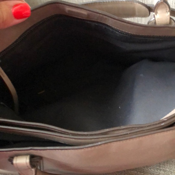 Beige Coach handbag - Picture 4 of 7